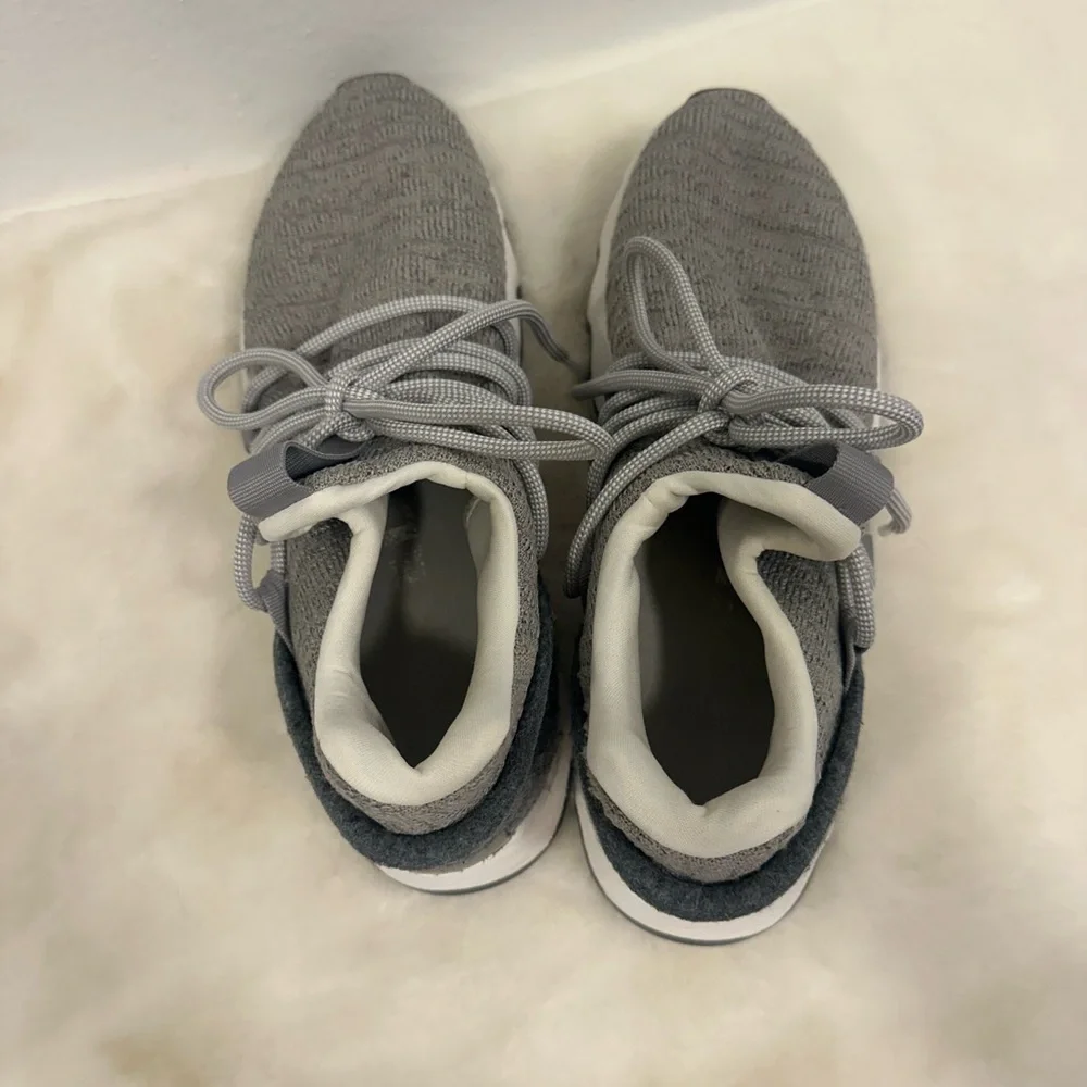 Sorel kinetic impact Women's Light Gray Knit Athletic Sneakers Size 8